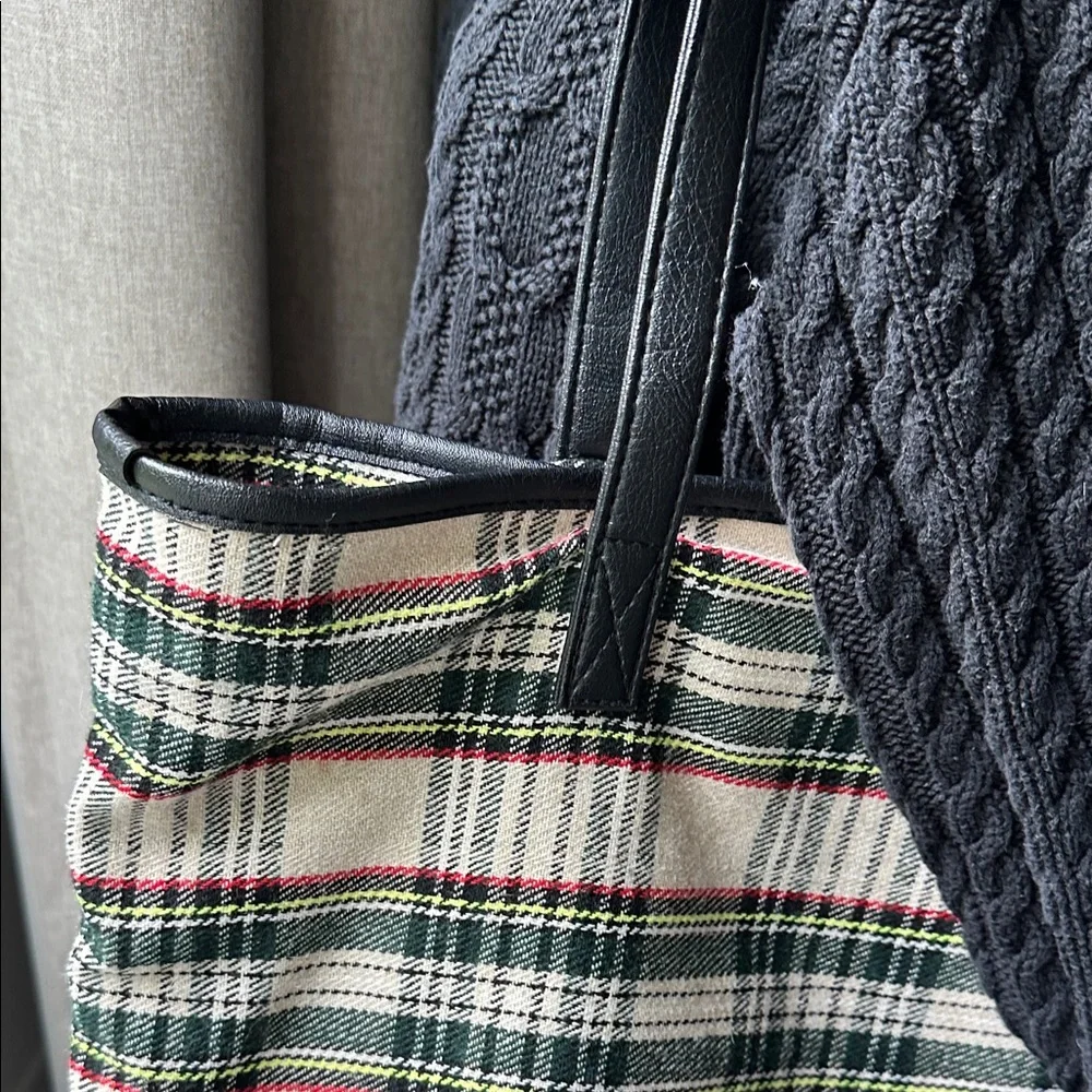 Elegant Plaid Tote Bag -‎ Black and Cream